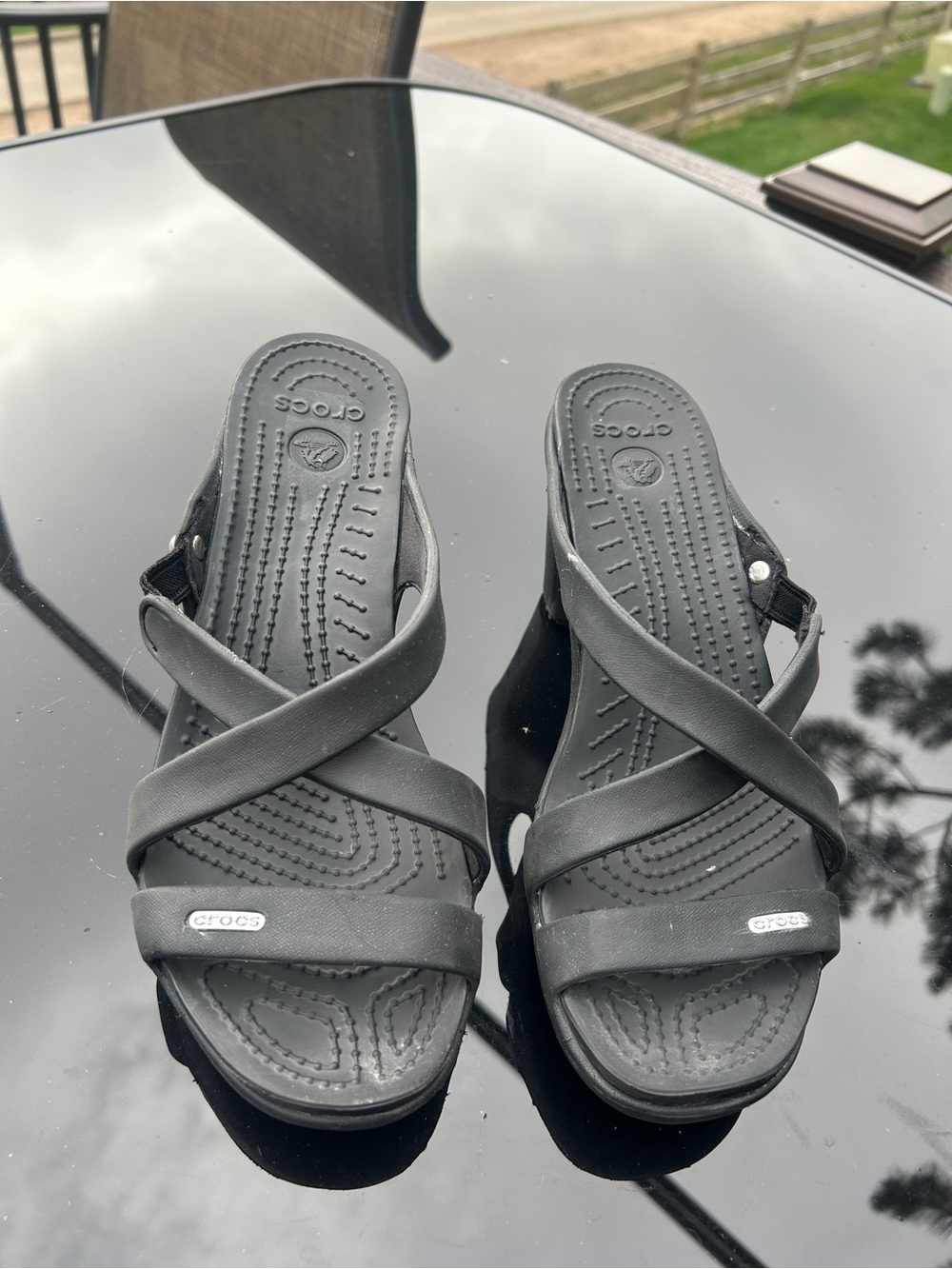 Crocs Cyprus IV Heel Sandals in black, size 9